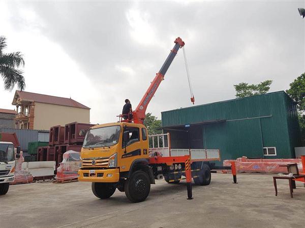 Xe tải Dongfeng 8.7 tấn 2 cầu gắn cẩu KangLim 5 tấn 6 đốt KS1056