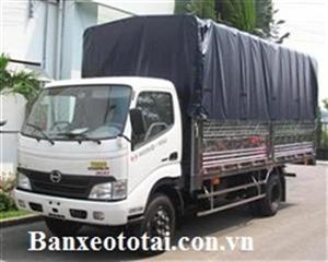 Xe tải thùng 4,5 tấn hino XZU720L-HKFRL3