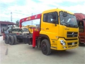 Xe tải dongfeng gắn cẩu tự hành unic  8 tấn
